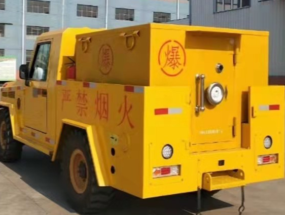 石阡凯龙爆破器材运输车：保障爆破任务的安全运行
